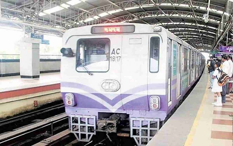 Kolkata Metro : अब मेट्रो में यूपीआई भुगतान अधारित टिकट प्रणाली हुई शुरु, जानें कैसे काम करेगा ये सिस्टम