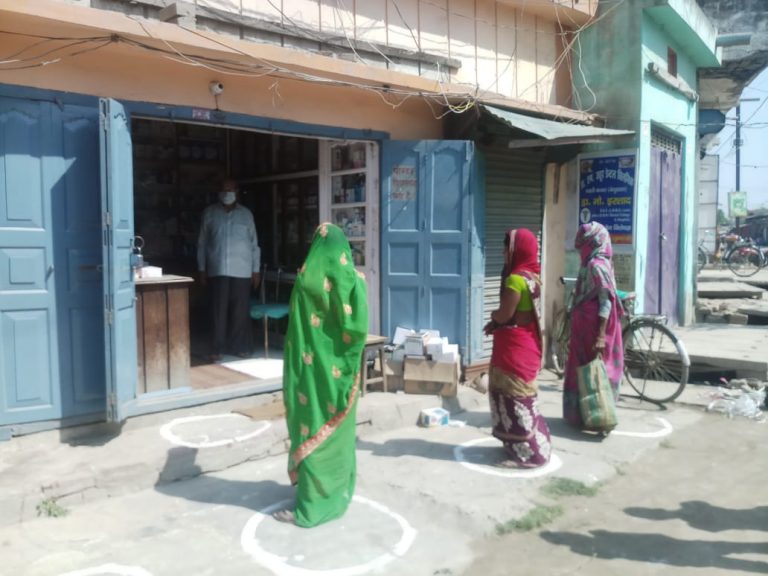 Coronavirus Lockdown in Bihar : देशव्यापी लॉकडाउन का दूसरा दिन, कोरोना से लड़ने के लिए लोग अपना रहे हैं सोशल डिस्टेंसिंग