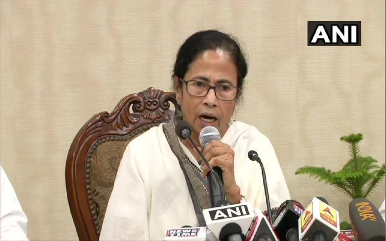 west bengal : मुख्यमंत्री ममता बनर्जी ने दुर्गापूजा के लिए गाया गाना, ‘उत्सबेर गान’ महालया पर होगी रिलीज