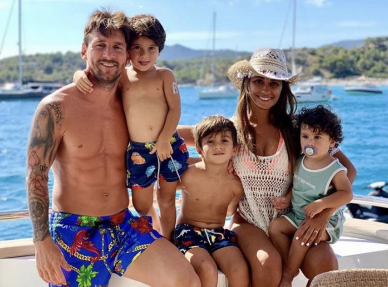 Lionel Messi Birthday: सोने की फोन से लेकर प्राइवेट जेट तक ऐसी शानदार चीजों के  मालिक है मेसी, जीते हैं लग्जरी लाइफ