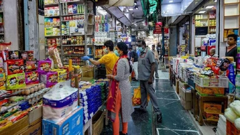 राहत: आटा तीन रुपये, रिफाइंड 10 रुपये व सरसों तेल पांच रुपये प्रति लीटर हुआ सस्ता, जानें मंडी का भाव