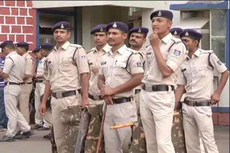 मध्य प्रदेश में ऑन ड्यूटी सिंघम बना एसआई, एसपी ने लगा दिया जुर्माना