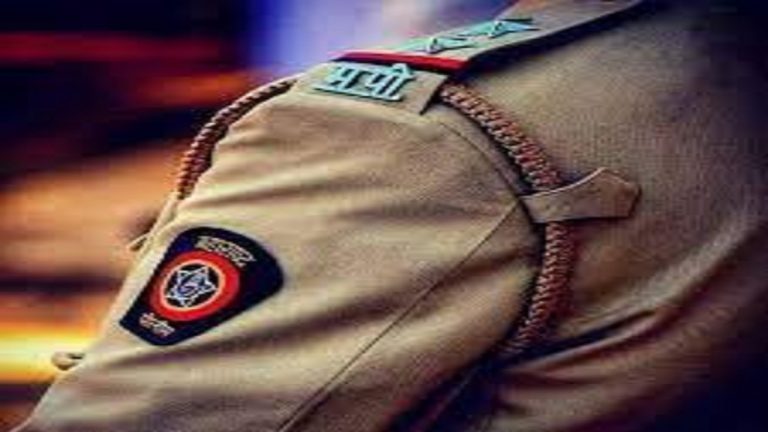 Maharashtra: अचलपुर में धार्मिक झंडे हटाने को लेकर दो समूहों में झड़प, 22 लोग हिरासत में, कर्फ्यू लागू