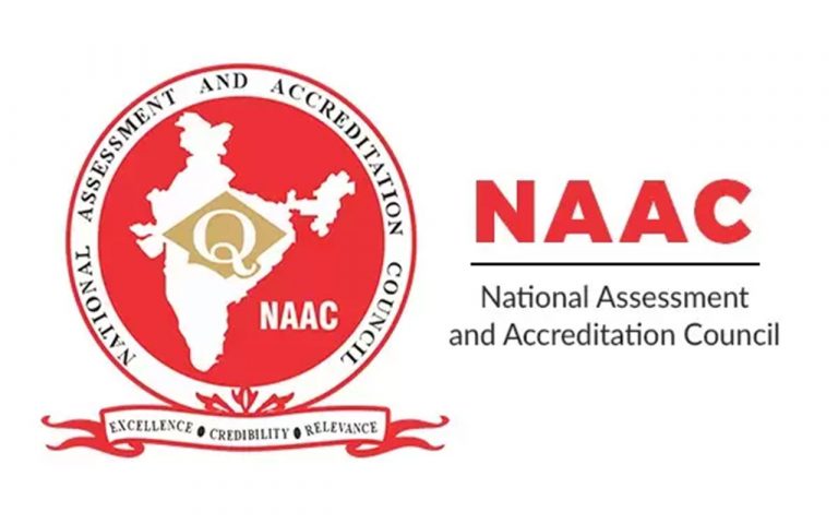 बी.एड. कॉलेज का NAAC टीम ने किया निरीक्षण