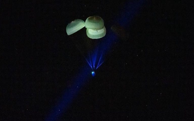 Video: नासा का ‘SpaceX Crew-5 splashdown’ चार अंतरिक्ष यात्रियों को लेकर पृथ्वी पर लौटा