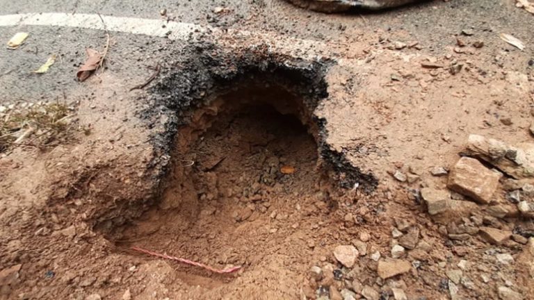 छत्तीसगढ़ के बीजापुर में नक्सलियों ने किया IED ब्लास्ट, CRPF के तीन जवान घायल, एक की हालत गंभीर