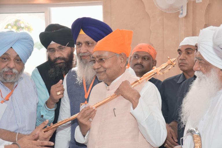 राजगीर के शीतल कुंड गुरुद्वारा में कार्यकर्ताओं ने लगाए नारे… 2024 का पीएम कैसा हो Nitish Kumar जैसा हो