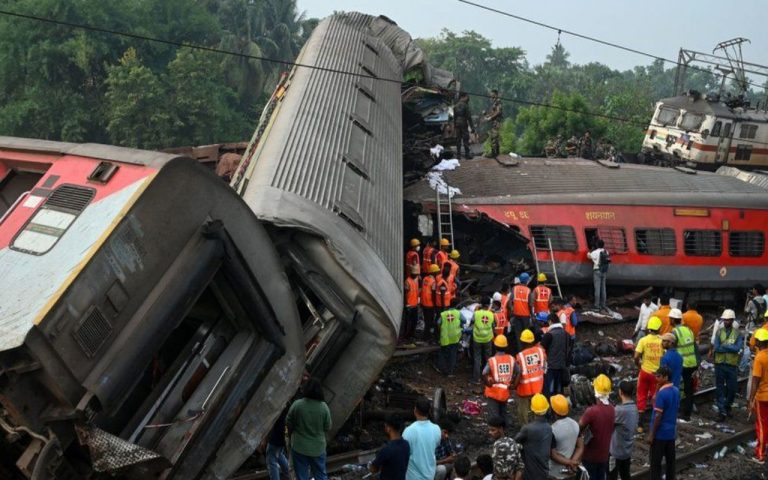 Odisha Train Accident: कैग ने सुरक्षा को लेकर किया था आगाह, ध्यान दिया जाता तो नहीं होता इतना बड़ा हादसा! Odisha Train Accident: कैग ने सुरक्षा को लेकर किया था आगाह, ध्यान दिया जाता तो नहीं होता इतना बड़ा हादसा!