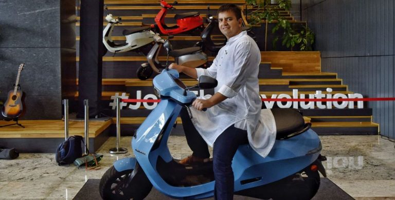 OLA इलेक्ट्रिक स्कूटर की टेस्ट राइड पर लोगों ने दिये ऐसे रिव्यू, CEO भाविश अग्रवाल बोले- अब रुलाओगे क्या?