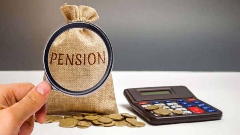 OPS : पुरानी पेंशन योजना क्यों है कर्मचारियों की पहली पसंद, NPS में क्या है कमी?