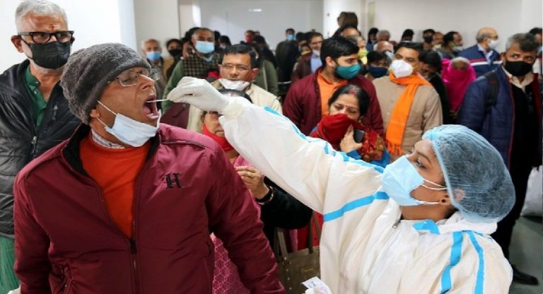 इस शहर में कोरोना की डराने वाली रफ्तार, 2 हफ्तों में संक्रमितों का आंकड़ा 15 हजार पार, लॉकडाउन की तैयारी!