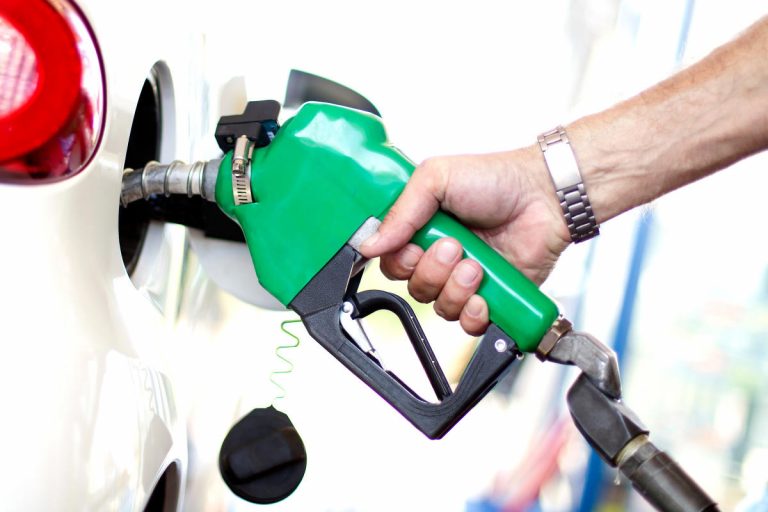 Petrol Diesel Rate: सबसे सस्ता पेट्रोल अंडमान में, राजस्थान-महाराष्ट्र में कीमत अब भी 115 रुपये के पार