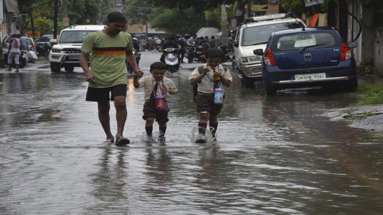 Bihar Weather News Live: बिहार में दो दिनों तक होगी भारी बारिश, मौसम विभाग ने किया अलर्ट