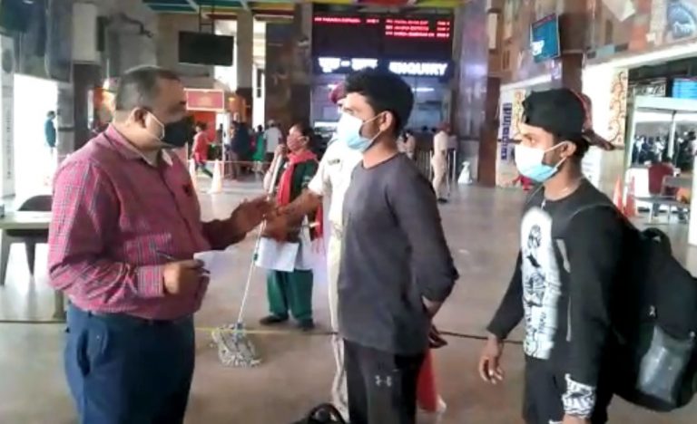 बिहार के रेलवे स्टेशन और एयरपोर्ट पर आज से सख्ती, केरल से आने वालों के लिए RTPCR रिपोर्ट दिखाना हुआ अनिवार्य