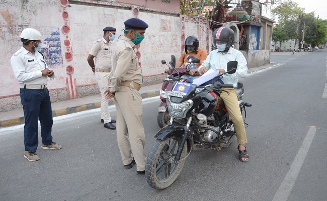 पटना में चुनाव को लेकर गाड़ियों की चेकिंग के लिए बनाये गये 140 चेक पोस्ट, संदिग्धों पर रहेगी नजर