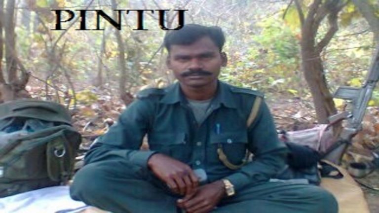 बिहार-झारखंड का इनामी नक्सली पिंटू राणा व करुणा गिरफ्तार, एके 47, एसएलआर और कारतूस बरामद