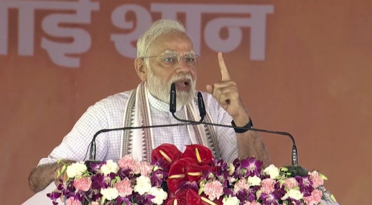 Bundelkhand Expressway: पीएम मोदी ने रेवड़ी कल्चर से सावधान रहने की दी नसीहत तो CM योगी ने कही ये बात