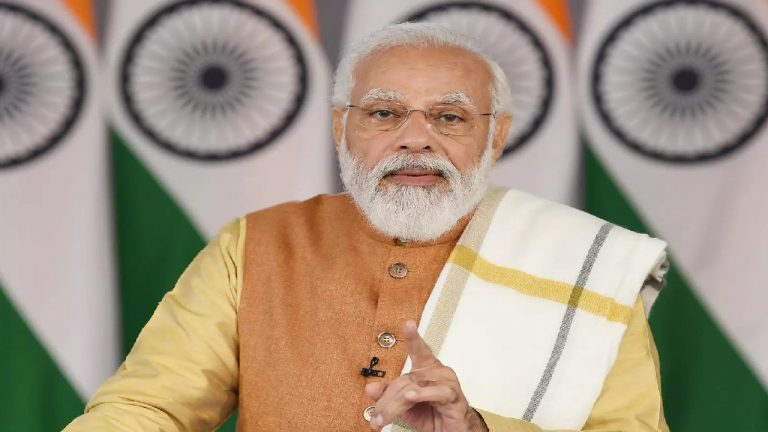 पीएम मोदी के कार्यक्रम को लेकर हुई अधिकारियों से बड़ी चूक, मृत विधायक को भेजा निमंत्रण