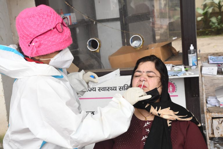 कोरोना की तीसरी लहरः पटना में हुई कोरोना से पहली मौत, पिछले 24 घंटों में सामने आए 1659 नये संक्रमित