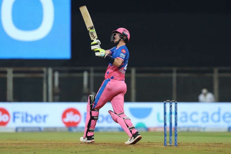 IPL 2021, RR vs DC: जिस खिलाड़ी पर कप्तान ने नहीं जताया था भरोसा उसने ही राजस्थान को दिलायी जीत तो सहवाग बोले-पैसा मिला, इज्जत नहीं और अब….