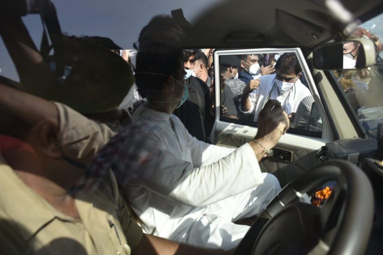 राहुल -प्रियंका की गिरफ्तारी पर कांग्रेस का ट्‌वीट- न्याय मांगने वालों को जेल, यह कैसा अन्याय है?