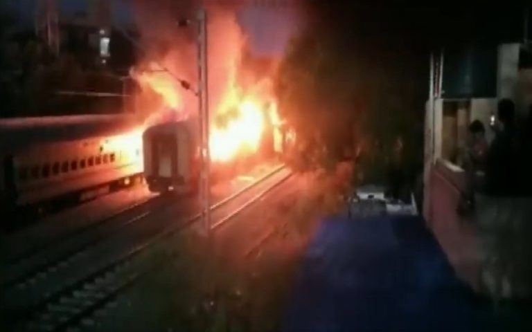 Madurai Train Fire Video: ट्रेन में बना रहे थे कॉफी, हो गया विस्फोट… 10 लोगों की मौत