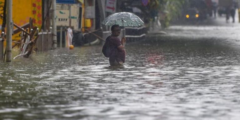 Weather Forecast Updates : अगले कुछ घंटे में झारखंड के इन जिलों में होगी बारिश, दिल्ली-यूपी-बिहार सहित देश के अन्य राज्यों के मौसम का हाल जानें
