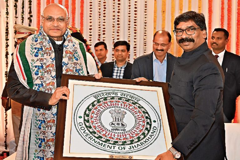 राज्यपाल रमेश बैस बोले- सरकार गिराने की मंशा होती तो कब का ‘लिफाफे’ पर कार्रवाई कर देता