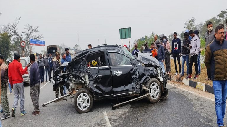 Jharkhand News : झारखंड में सड़क हादसे में घायल व्यक्ति की मदद करने वाले को मिलेगा 5 हजार व प्रशस्ति पत्र