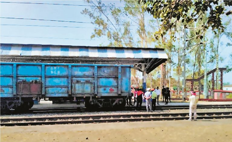 गया-धनबाद रेल लाइन पर एक और हादसा, ब्रेक फंसने के कारण दो हिस्सों बट गयी मालगाड़ी