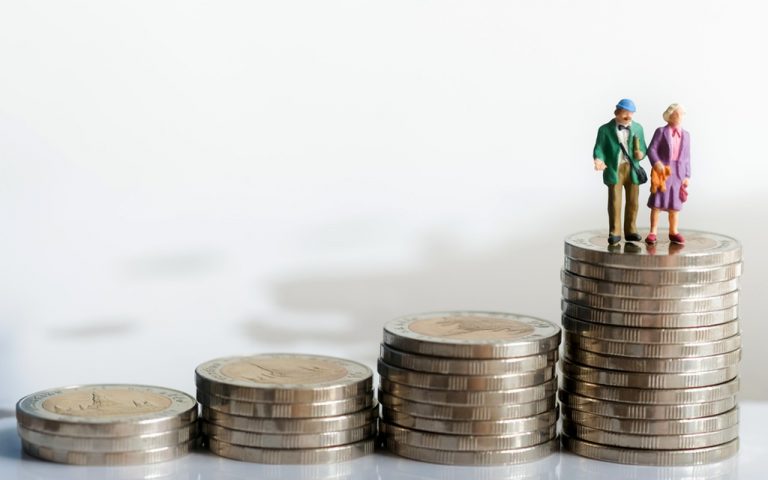 Retirement Planning: रिटायरमेंट प्लान कैलकुलेटर की विशेषताएं जानिए