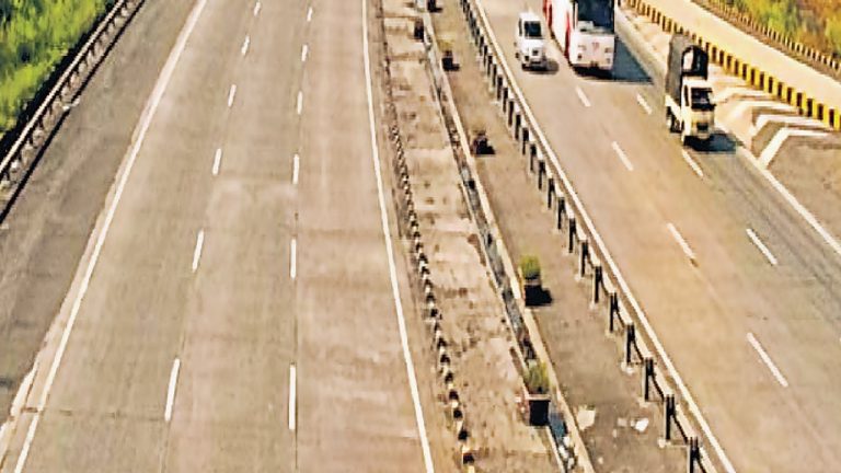 Bundelkhand Expressway: 296 किमी लंबी सड़क से बुंदेलखंड के 7 जिलों का जल्द होगा उद्धार, पढ़ें खास खबर