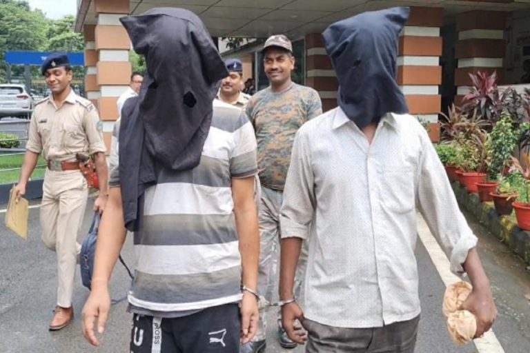 जमशेदपुर बैंक ऑफ इंडिया डकैती और बिस्टुपुर लूट मामले का पुलिस ने किया खुलासा, चार गिरफ्तार