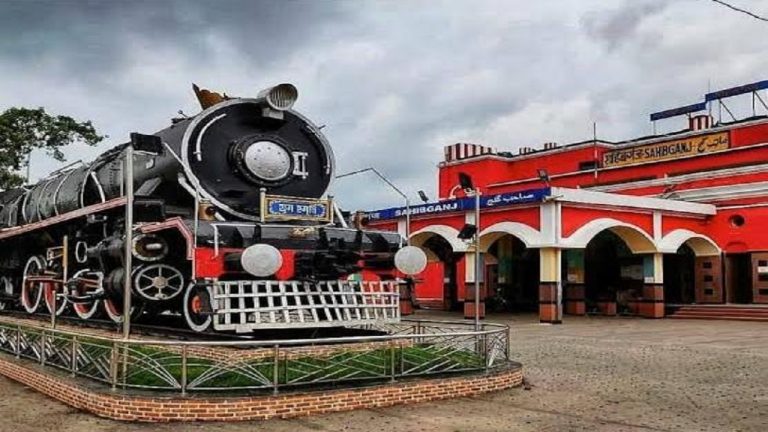 साहिबगंज रेलवे स्टेशन पर चला विशेष टिकट जांच अभियान