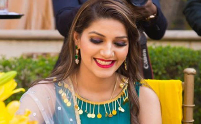 Sapna Choudhary Song: धूम मचा रहा सपना चौधरी का गाना ‘बाबाजी’, यूट्यूब पर डांस वीडियो हुआ वायरल