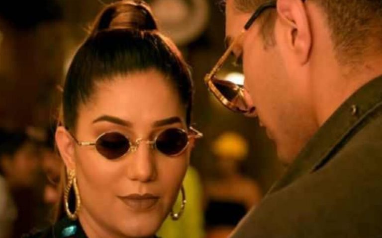 Sapna Choudhary: देसी लुक छोड़ सपना चौधरी ने दिखाया मॉडर्न अवतार, Khot गाने को मिल रहा ताबड़तोड़ व्यूज