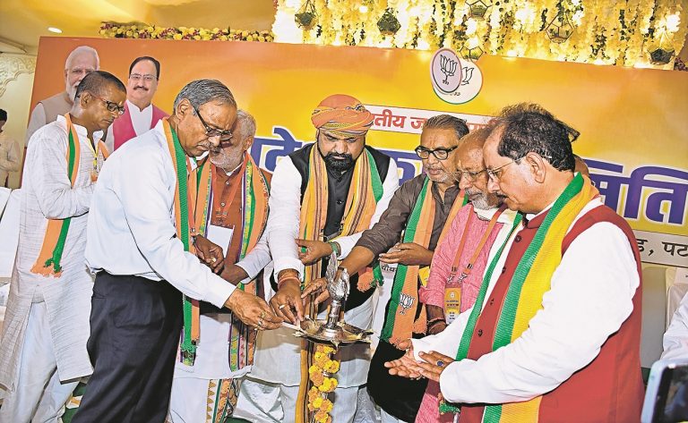 BJP 30 जून तक चलायेगी महासंपर्क अभियान, सम्राट चौधरी बोले- बिहार में भाजपा की डबल इंजन सरकार जरूरी