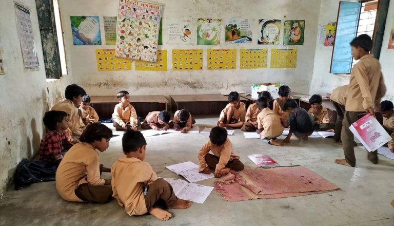 बिहार में मोबाइल ऐप से होगी मिड-डे मील की निगरानी, स्कूल खुलने के बाद शिक्षा विभाग की तैयारी जोरों पर
