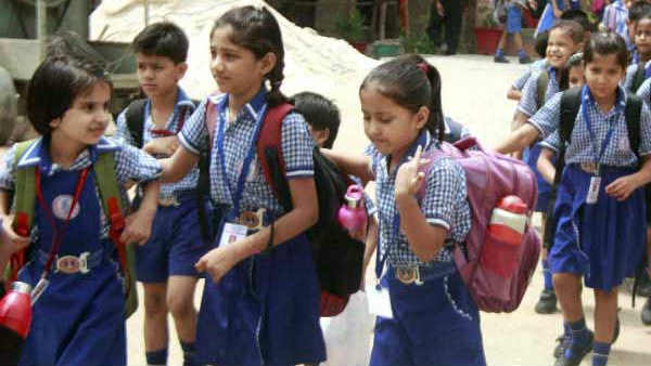 Bihar School Reopen: बिहार में 1 मार्च से खुलेंगे कक्षा 1 से 5 तक के सभी स्कूल, जानें कितने बच्चों को क्लास में बैठने की मिलेगी अनुमति