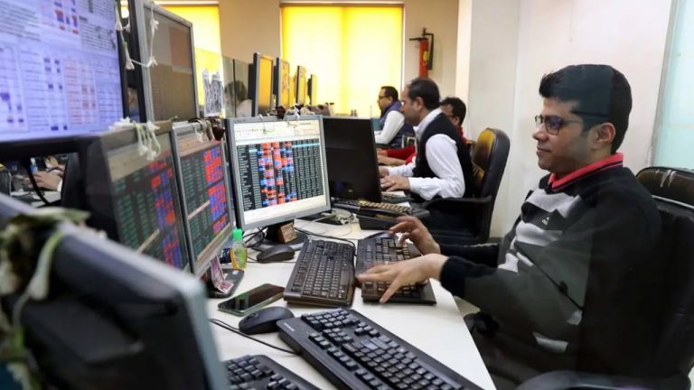 Share Market Capital: सुस्त रही साल 2024 की शुरूआत, टॉप 6 कंपनियों ने गंवाया 57,408 करोड़ रुपये