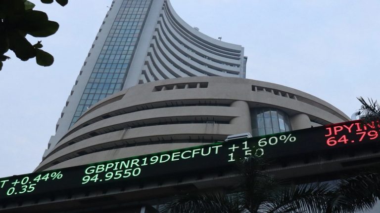 Business News in Hindi Live: उच्च कीमतों के कारण जनवरी-मार्च में भारत की सोने की मांग 17 प्रतिशत घटी