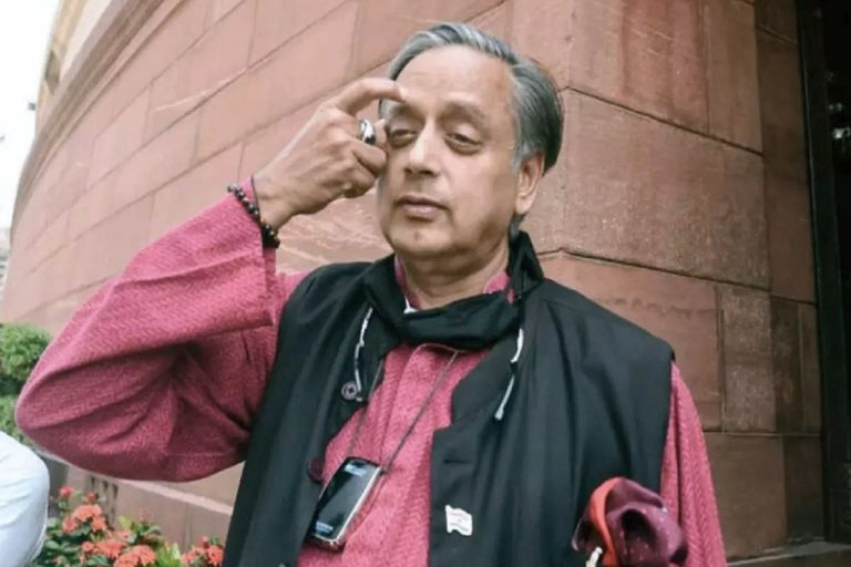 कांग्रेस पर लग सकता है चंद्र ग्रहण, शशि थरूर ने कह दी बड़ी बात