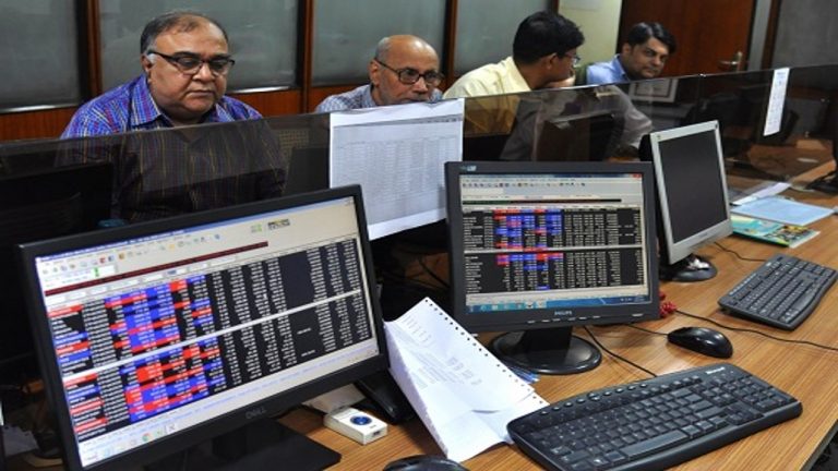 Stock Market: प्री-ओपनिंग में बाजार की सपाट चाल, सेंसेक्स 8.47 अंक टूटा, Sensex-NIFTY 50 में हल्की खरीदारी