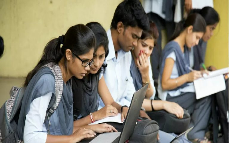 GATE Exam 2025 : ग्रेजुएट एप्टीट्यूड टेस्ट इन इंजीनियरिंग से बनेगी बेहतर करियर की राह