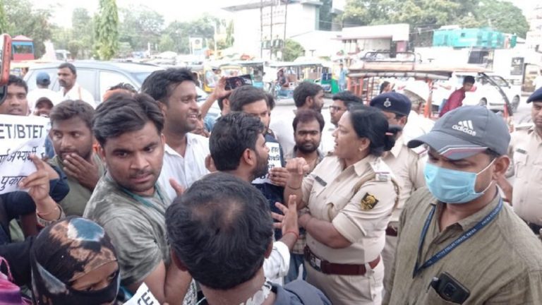 JDU कार्यालय का घेराव करने पहुंचे BTET अभ्यर्थियों को पुलिस ने खदेड़ा, 40 दिनों से कर रहे हैं प्रदर्शन