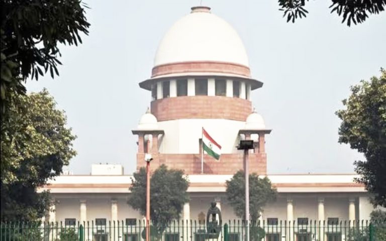 Supreme Court: बिना आईडी प्रूफ देखे 2000 रुपये के नोट बदलने के खिलाफ याचिका सुप्रीम कोर्ट में खारिज