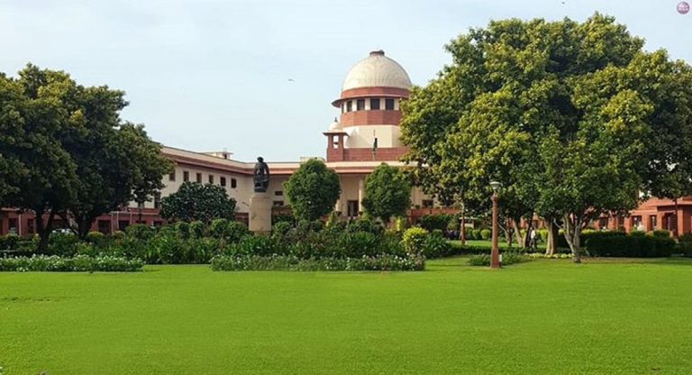 SC ने केंद्र से पूछा- NEET परीक्षा में आरक्षण के लिए EWS की आय सीमा 8 लाख रुपये किस आधार पर तय की गयी?