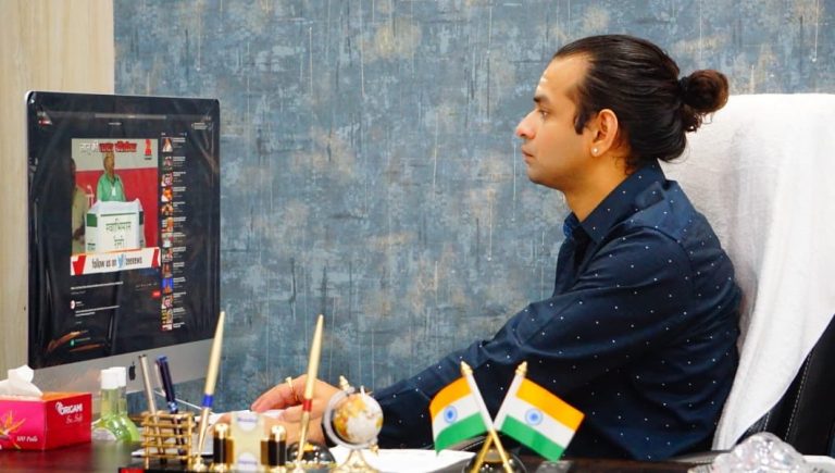 तेज प्रताप यादव ने विभागीय बैठक में बनाई Instagram Reel, RJD ने बजाई ताली, BJP बोली- ‘नौटंकीबाज सरकार’