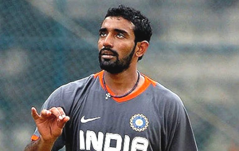 IPL 2020: उथप्पा ने मैच के दौरान गेंद पर लगाया स्लाइवा, सोशल मीडिया पर वीडियो वायरल