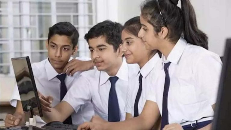 UP Board Result 2023: बस चंद मिनट और… आज बरेली में 10वीं और 12वीं के छात्रों के भाग्य का होगा फैसला